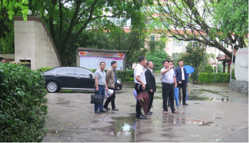 龍巖市委副書記、新羅區(qū)委書記何明華蒞臨我司視察工作